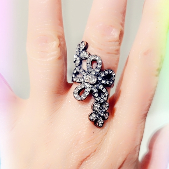 Jewelry - Vintage Ring CZ